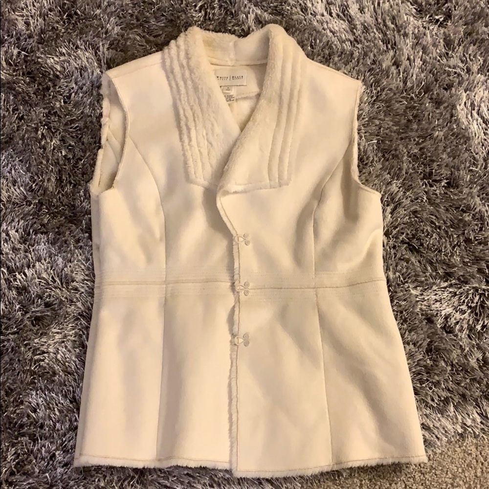 White House/ Black Market Fur Vest - Picture 2 of 6